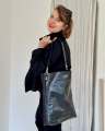Torebka Trapeze Bag Czarna Drobna Łuska